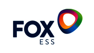 Das Logo zeigt den Schriftzug 'FOX' in dunkler Schrift, daneben ein farbenfrohes, ovales Symbol.